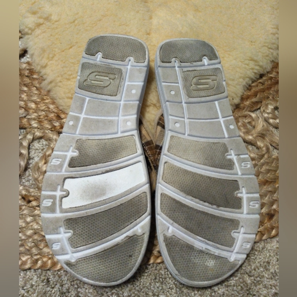 Sketchers Memory Foam Sandals (Bundle) - image 8